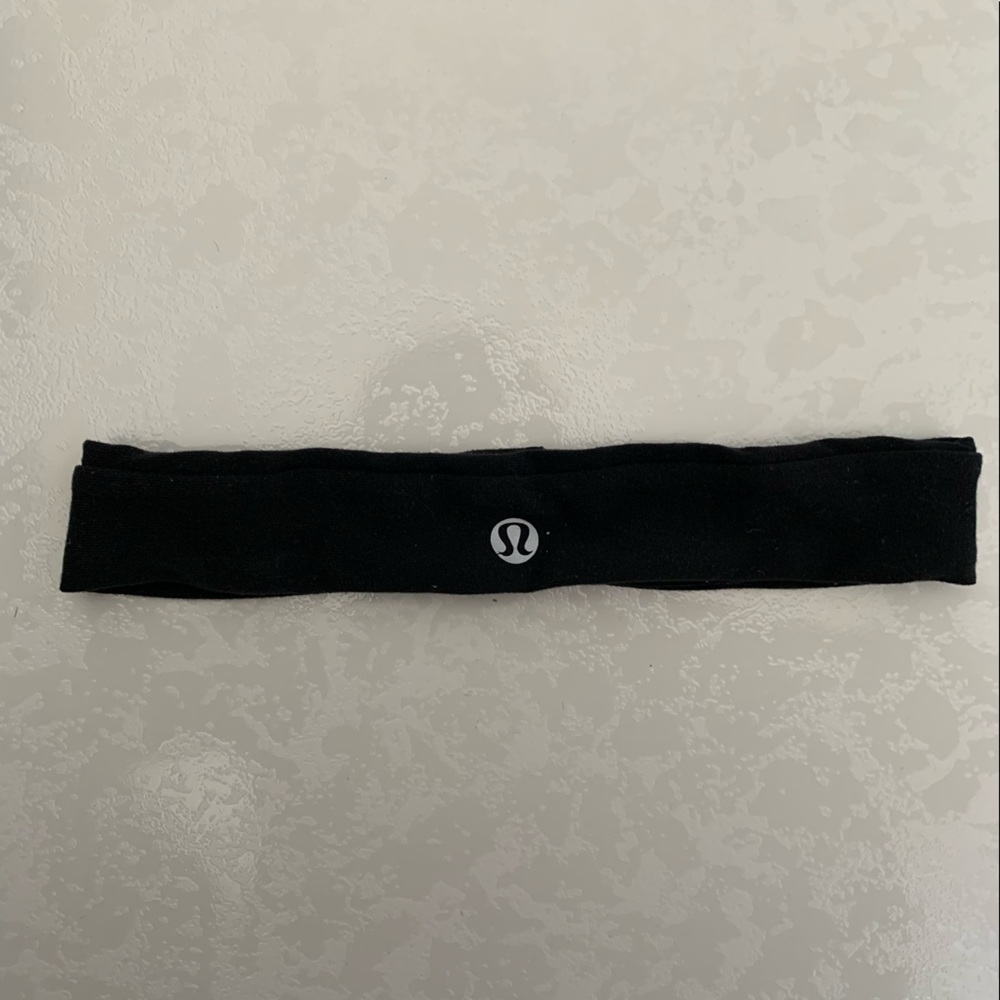 Lululemon fly away tamer head band